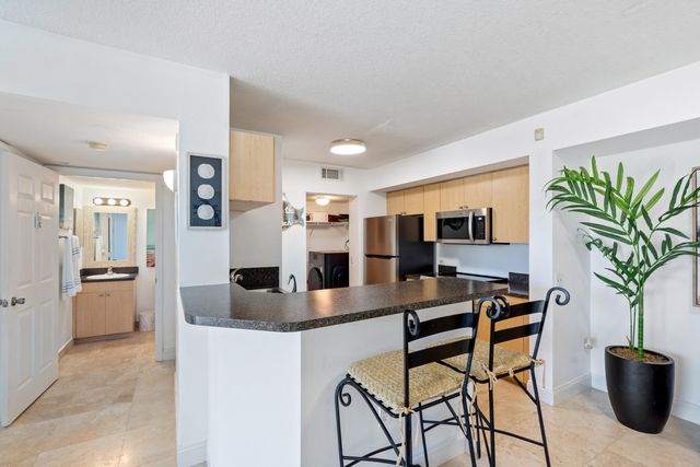 1205 Villa Lane 1205, Boynton Beach, FL 33435