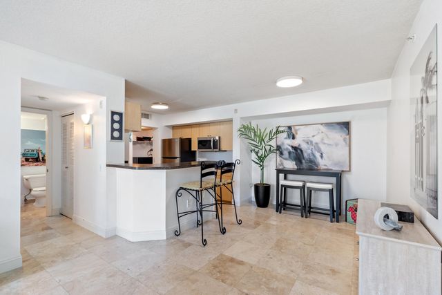 1205 Villa Lane 1205, Boynton Beach, FL 33435