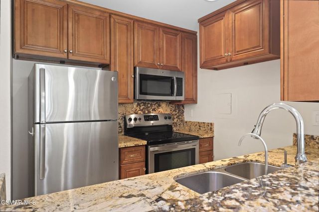 240 E Surfside Drive, Port Hueneme, CA 93041