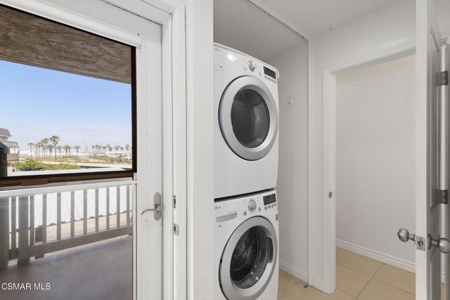 240 E Surfside Drive, Port Hueneme, CA 93041