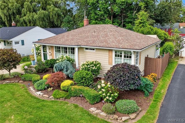 36 Lorfield Dr, Amherst, NY 14226