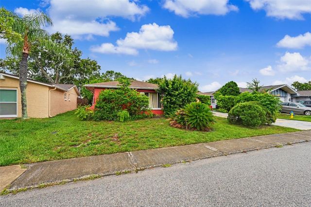 9641 LAKESIDE LANE, Port Richey, FL 34668