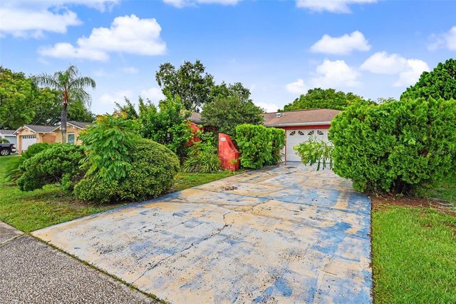 9641 LAKESIDE LANE, Port Richey, FL 34668