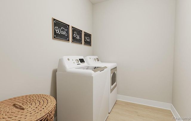 61737 Courtland Drive, South Lyon, MI 48178