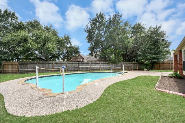 214 Willards Way, Stafford, TX 77477