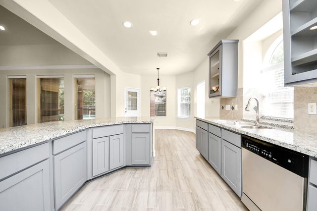 214 Willards Way, Stafford, TX 77477