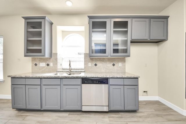 214 Willards Way, Stafford, TX 77477