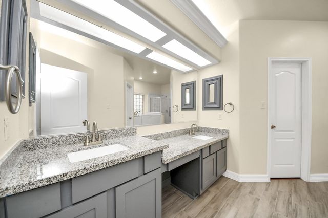 214 Willards Way, Stafford, TX 77477