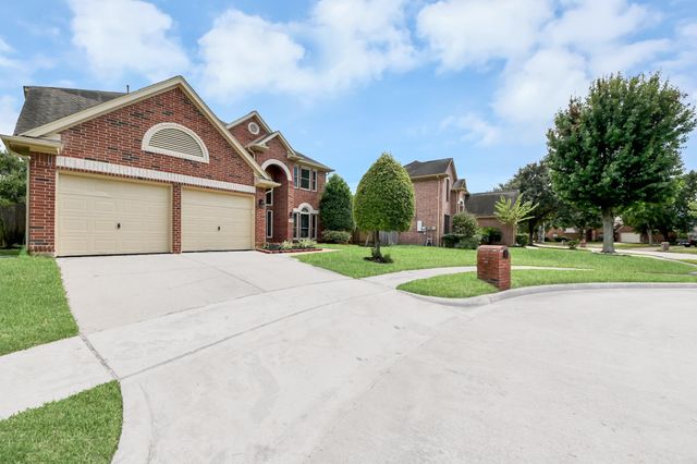 214 Willards Way, Stafford, TX 77477