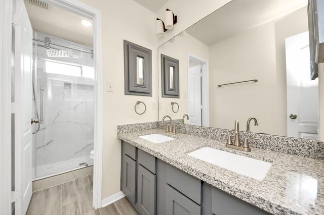 214 Willards Way, Stafford, TX 77477