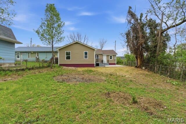 512 W Cherry Street, Winfield, MO 63389