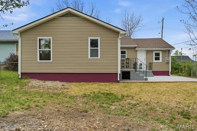 512 W Cherry Street, Winfield, MO 63389