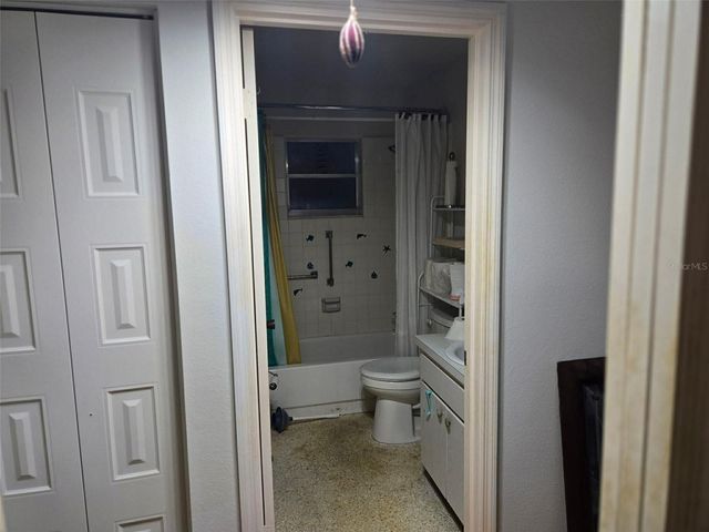 211 RICKENBACKER DRIVE, Sun City Center, FL 33573