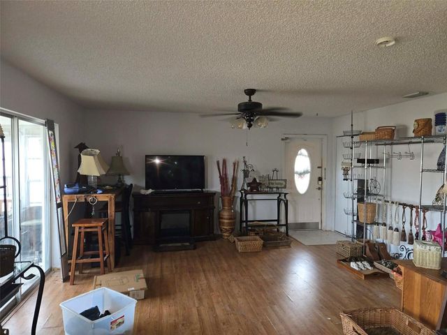 211 RICKENBACKER DRIVE, Sun City Center, FL 33573