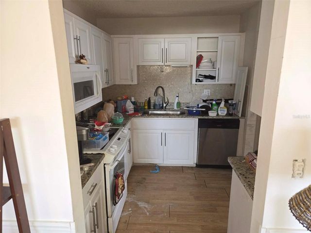 211 RICKENBACKER DRIVE, Sun City Center, FL 33573