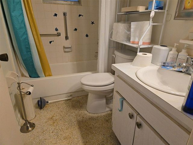 211 RICKENBACKER DRIVE, Sun City Center, FL 33573