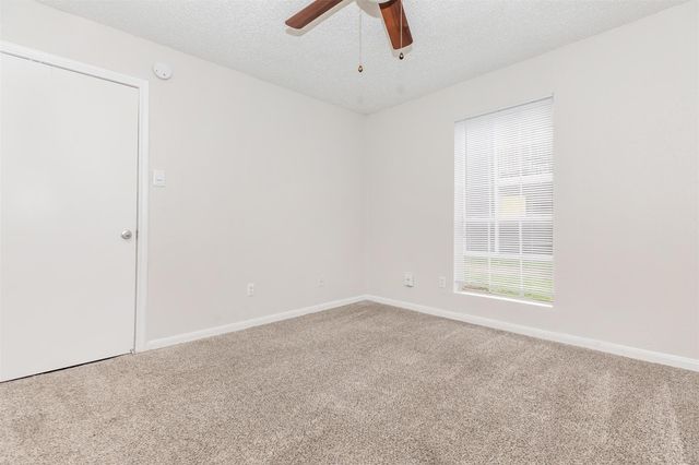 10402 Sandpiper DR 4-42, Houston, TX 77096