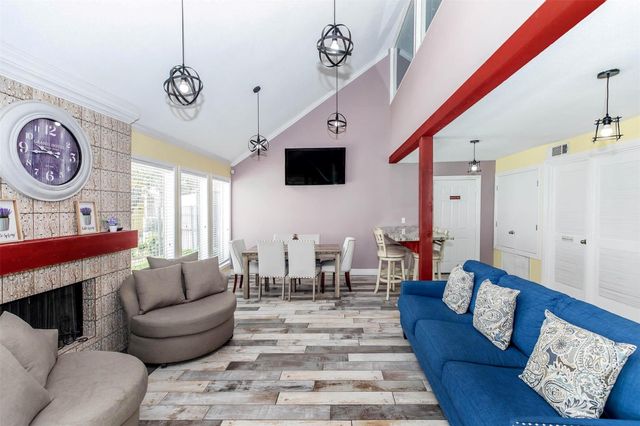 10402 Sandpiper DR 4-42, Houston, TX 77096
