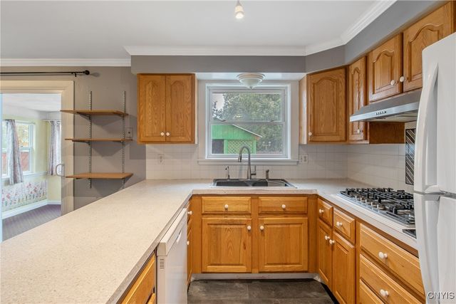 103 Colony Park Drive, Salina, NY 13088