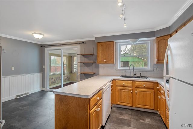 103 Colony Park Drive, Salina, NY 13088