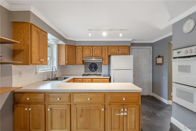 103 Colony Park Drive, Salina, NY 13088