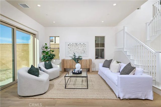 109 Oakstone, Irvine, CA 92618