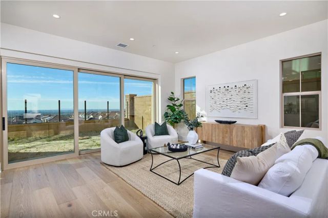 109 Oakstone, Irvine, CA 92618