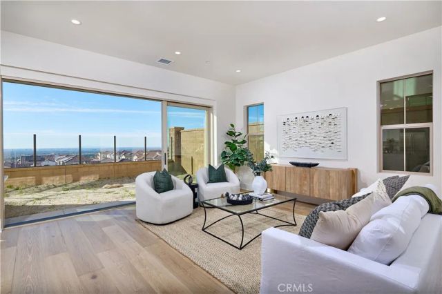 109 Oakstone, Irvine, CA 92618