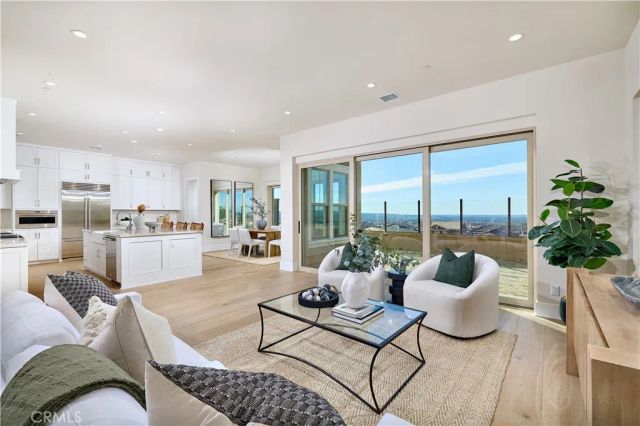 109 Oakstone, Irvine, CA 92618