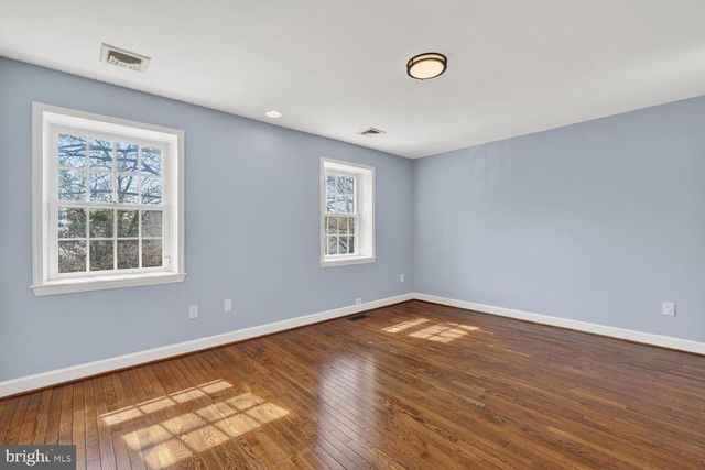 5309 SHERIER PL NW, Washington, DC 20016