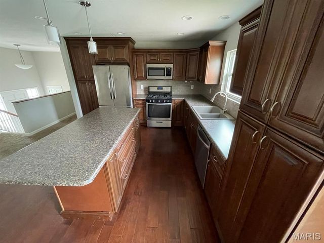1501 Vicksburg Drive, Belleville, IL 62221