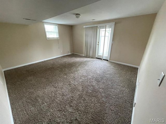 1501 Vicksburg Drive, Belleville, IL 62221