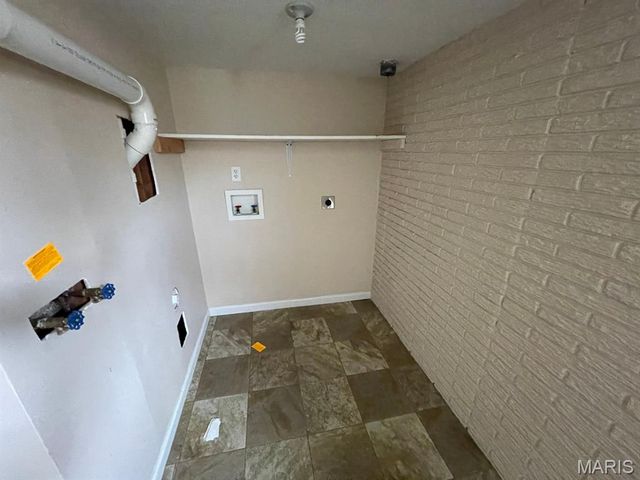 1501 Vicksburg Drive, Belleville, IL 62221