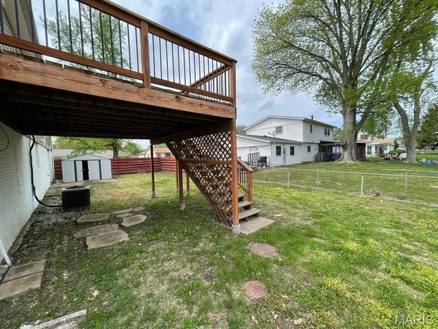 1501 Vicksburg Drive, Belleville, IL 62221