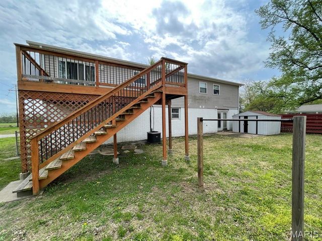 1501 Vicksburg Drive, Belleville, IL 62221