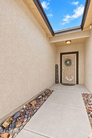 6781 PARQUE DEL SOL Drive, El Paso, TX 79911