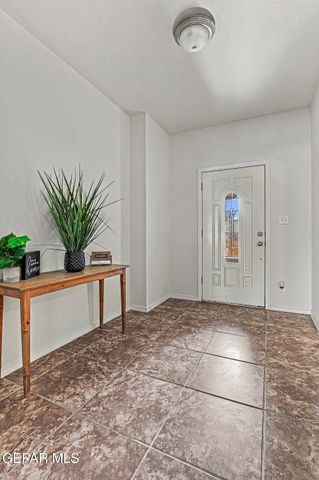 6781 PARQUE DEL SOL Drive, El Paso, TX 79911