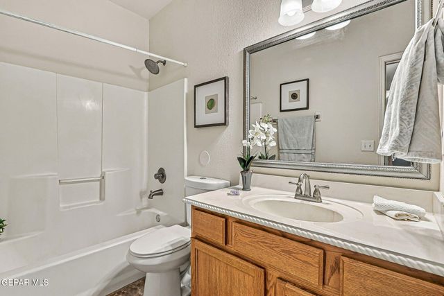 6781 PARQUE DEL SOL Drive, El Paso, TX 79911
