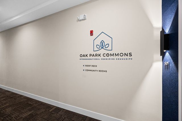 839 Madison Street 201, Oak Park, IL 60302