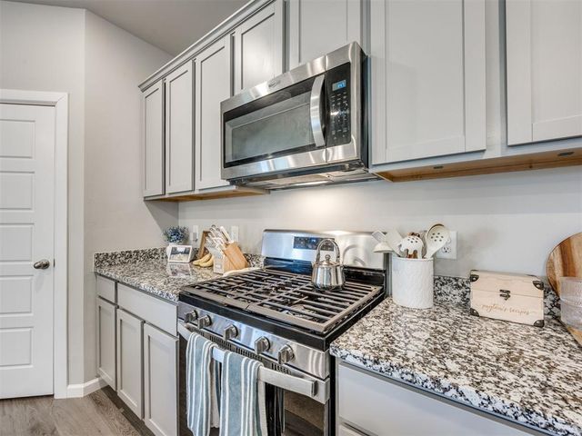 4137 Sara Park Drive, Mustang, OK 73064