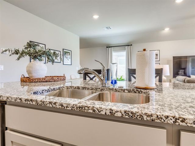 4137 Sara Park Drive, Mustang, OK 73064