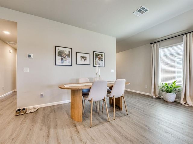 4137 Sara Park Drive, Mustang, OK 73064