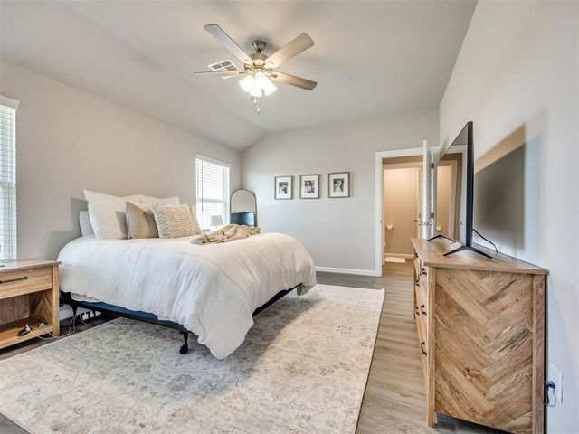 4137 Sara Park Drive, Mustang, OK 73064