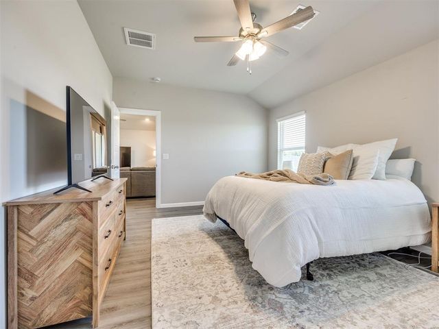 4137 Sara Park Drive, Mustang, OK 73064