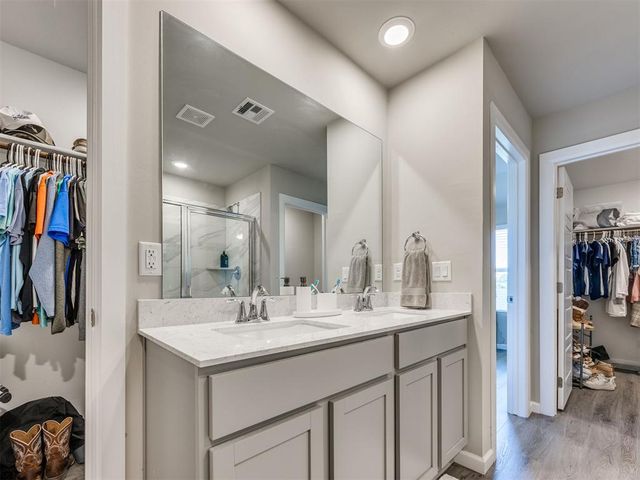 4137 Sara Park Drive, Mustang, OK 73064