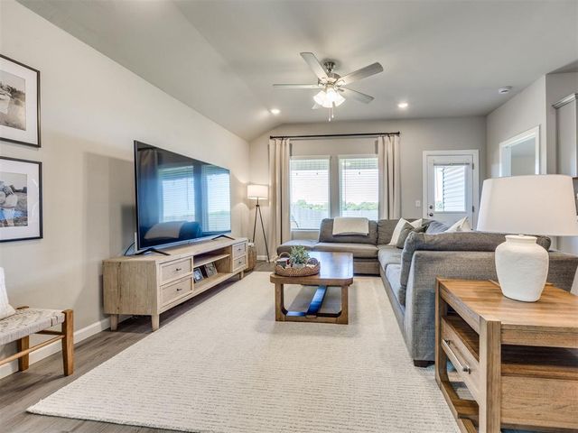 4137 Sara Park Drive, Mustang, OK 73064