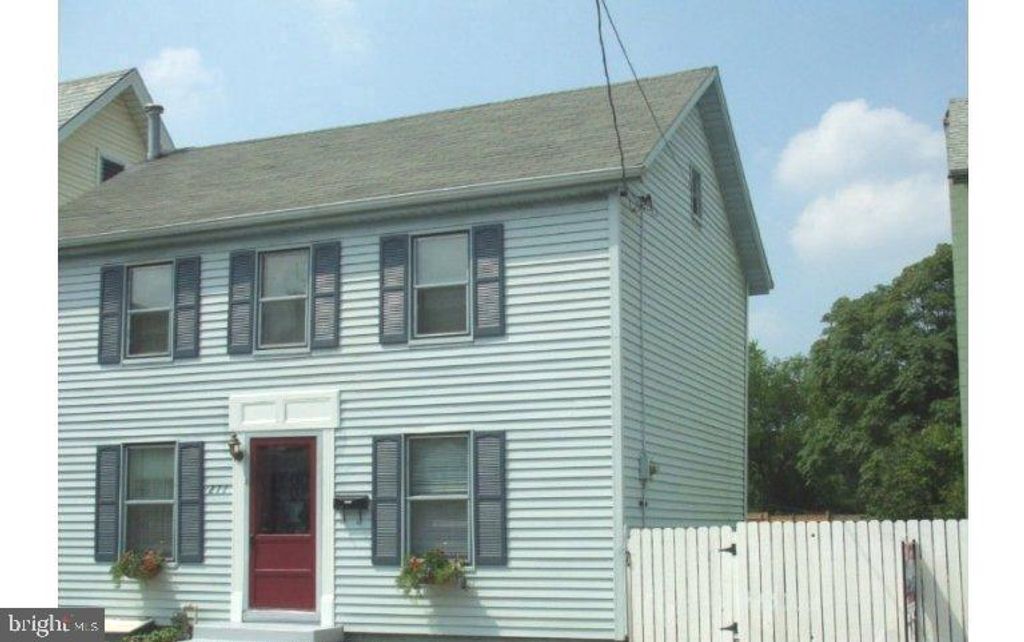 271 WASHINGTON STREET, Chambersburg, PA 17201