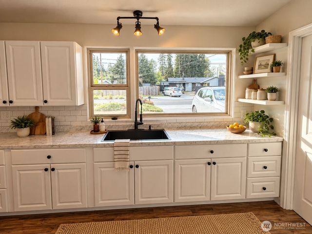 9015 Hipkins Road SW, Lakewood, WA 98498