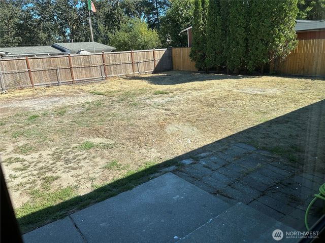 9015 Hipkins Road SW, Lakewood, WA 98498
