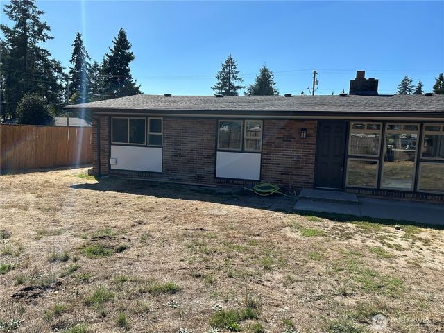 9015 Hipkins Road SW, Lakewood, WA 98498